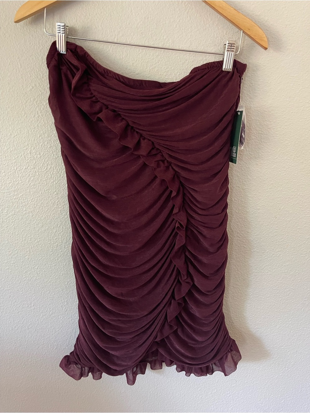 Wild Fable Burgundy Strapless Ruched Mini Dress Ruffle Size L NWT - Picture 4 of 9